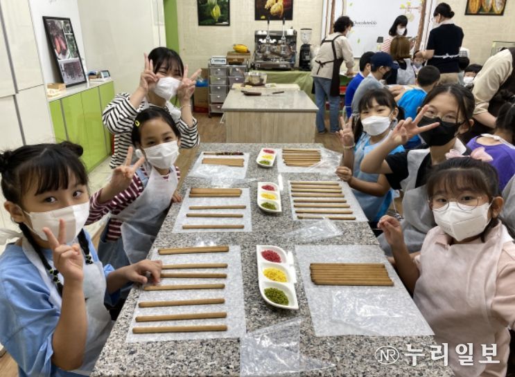 금당초, 우정 빼빼로 만들며 쇼콜라티에 직업 체험