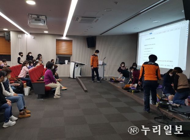 광명교육지원청, 초등보육전담사 역량강화 직무 연수 및 평가회 실시