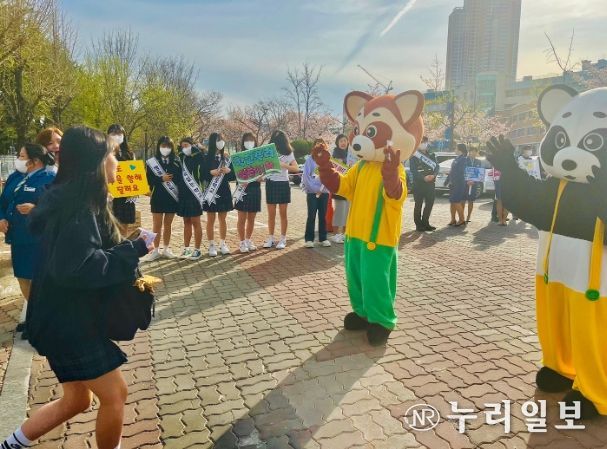 송원중, 아침 등교맞이 행사 운영