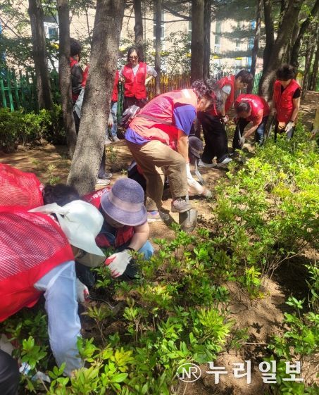 의왕시 내손1동 통장협의회, 꽃심기 행사 실시