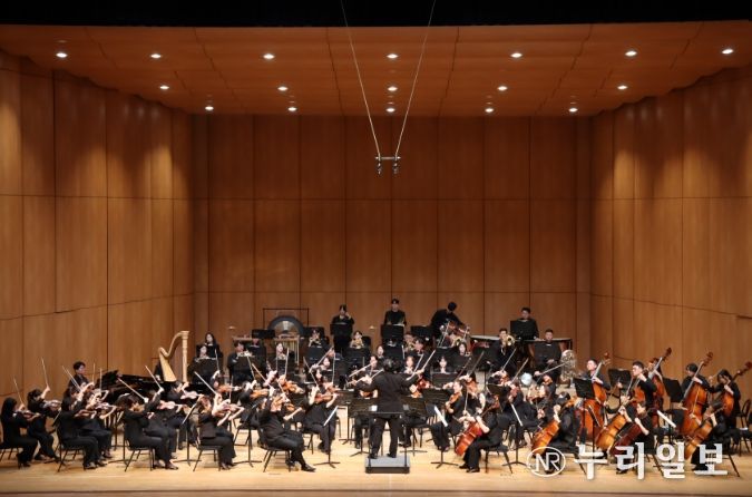 화려함을 가득 품은 '불새' 모음곡, 하남에 날아들다!