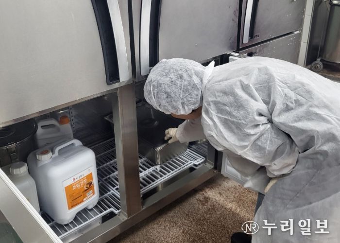 광명시는 오는 28일까지 관내 어린이집 12곳을 대상으로 겨울철 노로바이러스 및 식중독 예방 지도 점검을 실시한다.