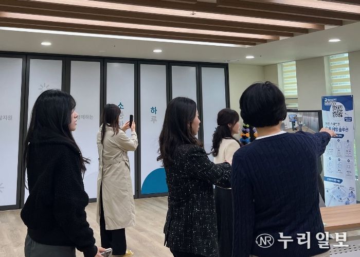 광명시가 지난 29일 광주광역시 북구 건강생활지원센터에서 소하권역 주민 참여형 건강증진 프로그램 운영 등 지역주민 건강증진 사업을 벤치마킹 하기 위해 ‘광명시 소하건강생활지원센터’를 방문했다고 30일 밝혔다.