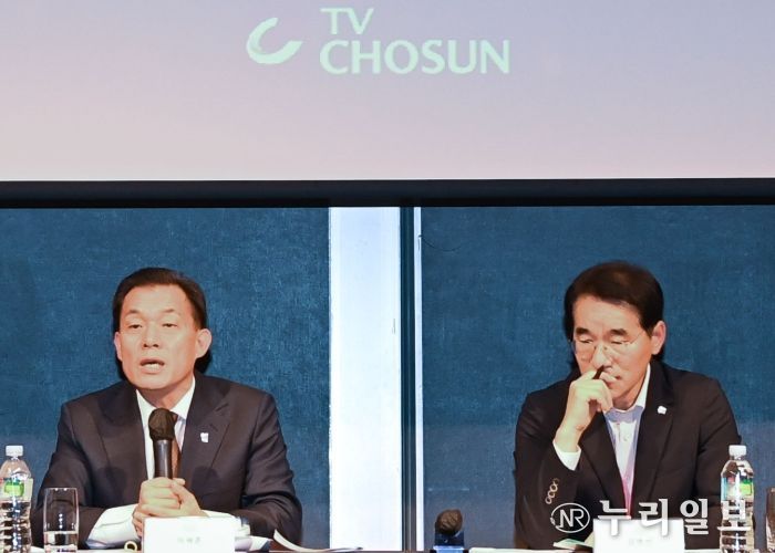 이재준 수원시장이 발표하고 있다.