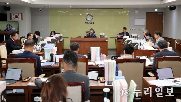 충남도의회 교육위원회, 교육 현안에 대한 실질적 해결책 마련 강조