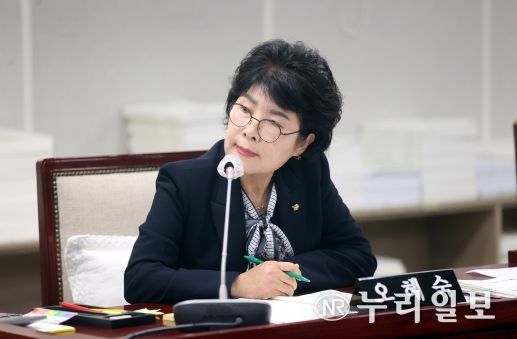 수원시의회 오혜숙 의원, “이용률이 높은 책나루 도서관 10년 지났다... 노후화 문제 제기”