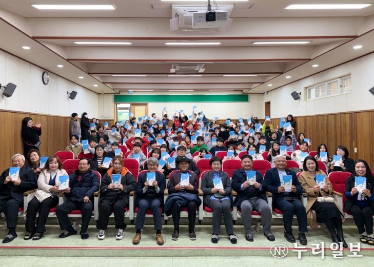 ‘화북에서 만난 사람들, 당신의 이야기를 들려주세요’ 인터뷰 책 출판기념회