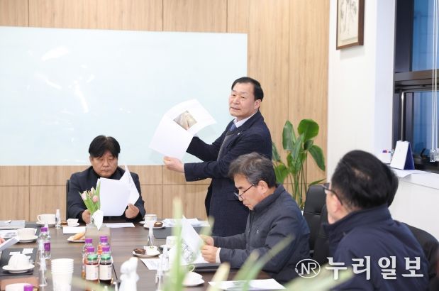 지난 9일 네오팜그린에서 열린 간담회의 모습. 사진 가운데가 이날 간담회를 개최한 박태순 의장이다.