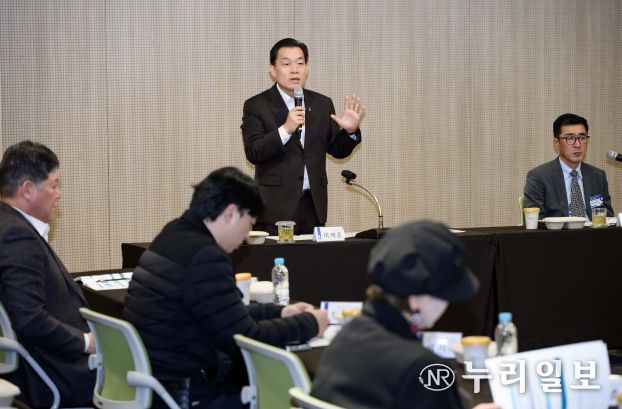 이재준 수원시장이 발언하고 있다.