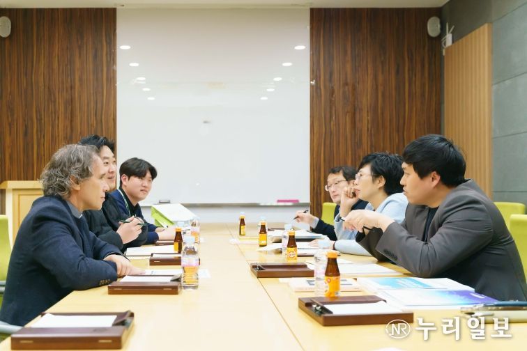 광주시의회 노영준 의원, 김하종 신부 등 성남시 남자청소년단기쉼터와 위기청소년 보호 방안 논