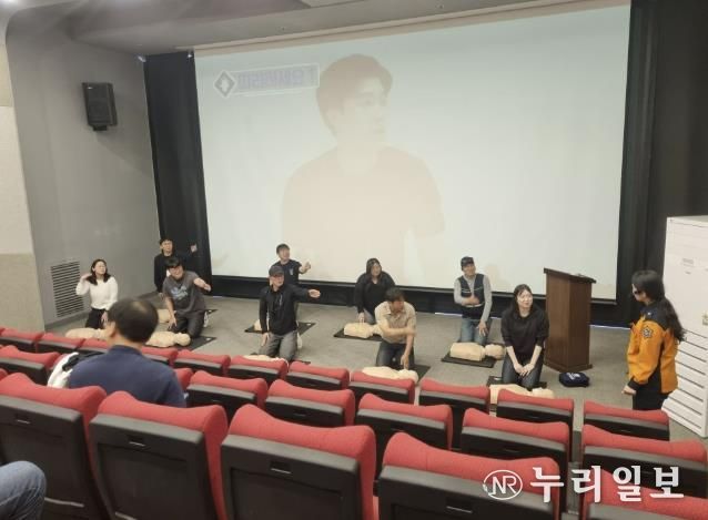 연천군 교통약자이동지원센터 차량 내 ‘자동심장충격기(AED)’ 설치