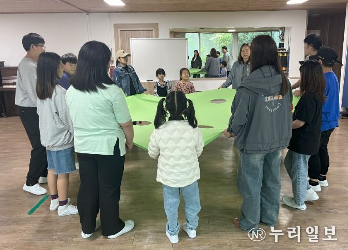 ‘지역아동센터와 함께하는 우리 가족 놀이터’ 프로그램