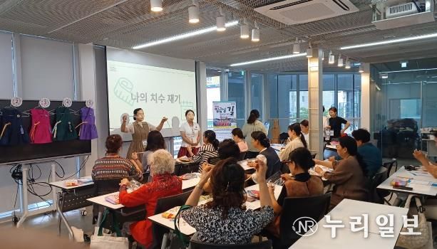 평택시, 한 땀 한 땀 손바느질로 완성하는 '임금님 만나러 가는 길' 바느질 부대 운영