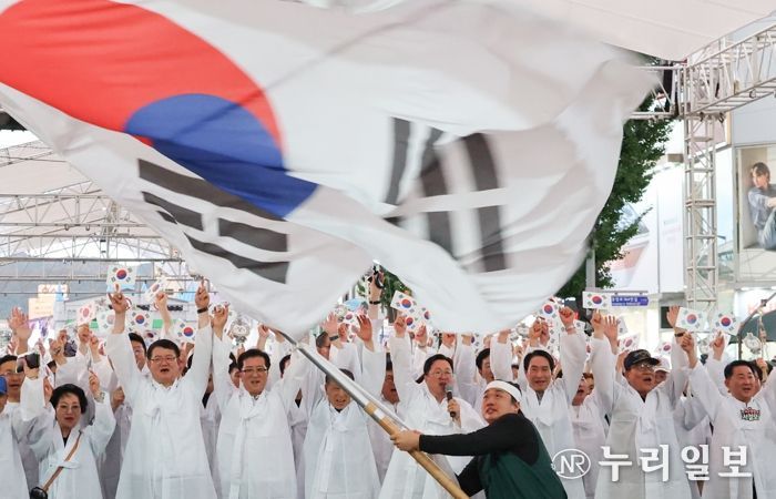 광복의 기쁨과 환희, 대전시 0시 축제에서 울려 퍼졌다