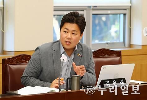 강원특별자치도의회 김용래 도의원, 강원특별자치도 화물자동차 휴게시설 확충 지원 조례안 상임위 통과