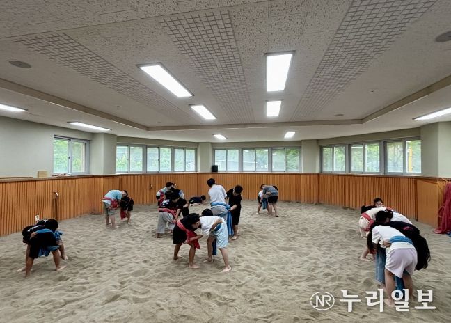 안산 매화 거점형 늘봄센터 양궁,대학연계,씨름 프로그램 운영