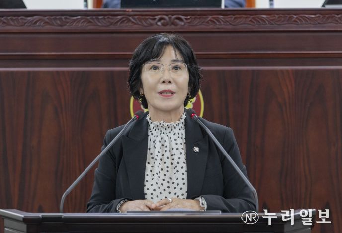 화성특례시의회 조오순 의원이 제245회 임시회 중 제1차 본회의에서 5분 자유발언을 하고 있다.