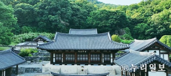 설봉서원, 오현(五賢)을 기리는 추향제 봉행