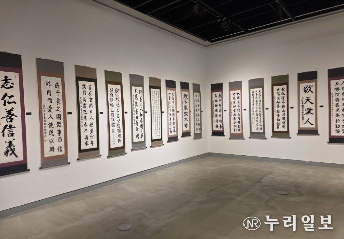 문화예술동아리 전시회 모습