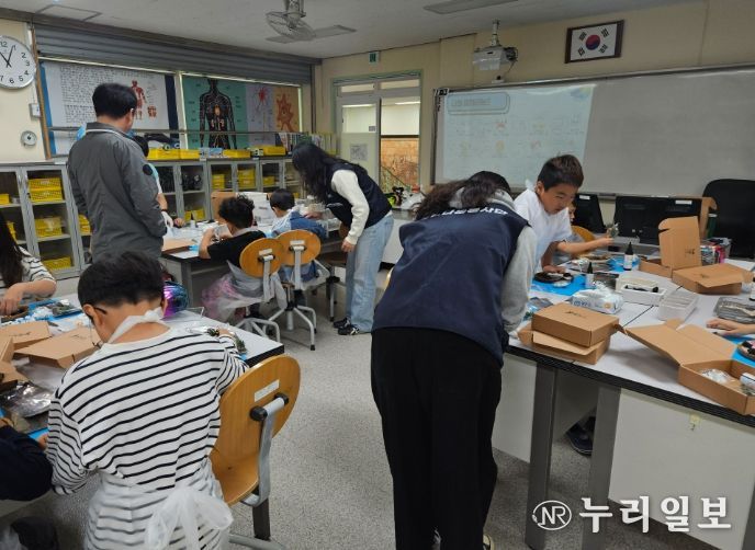 사회공헌 네트워크와 함께 우도 봉사 동참