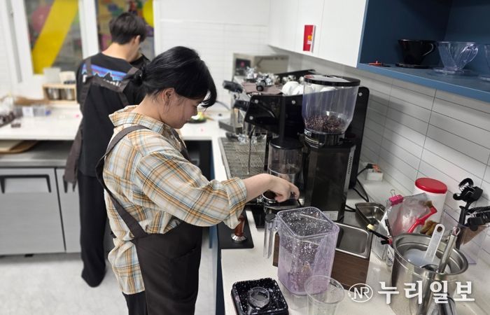 시흥시학교밖청소년지원센터, 진로작업장 ‘:D_BOX(드림박스)’ 운영