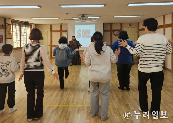 영어의 세계에서 도전과 모험을 즐겨요