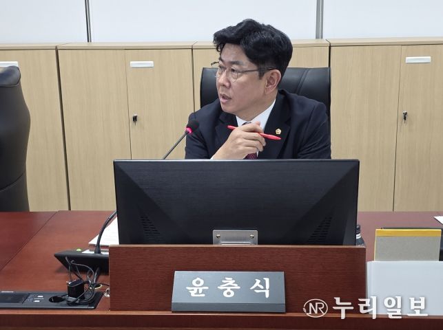 경기도의회 미래과학협력위원회 소속 윤충식 의원(국민의힘, 포천1)