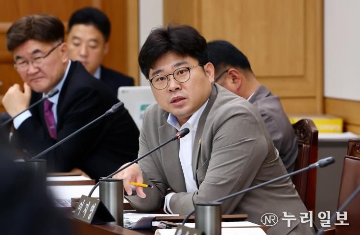 강원특별자치도의회 전찬성 의원, “도교육청 명절 선물 2500만원 업무추진비 수의계약 부적절한 사용 의혹 제기”