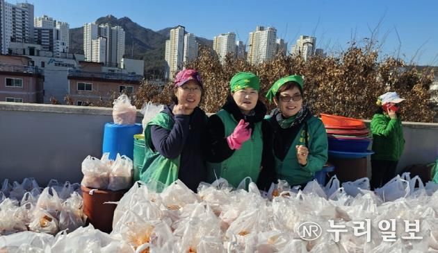 의정부시 자금동 새마을부녀회, 어려운 이웃 위해 정성담은 석박지 기탁