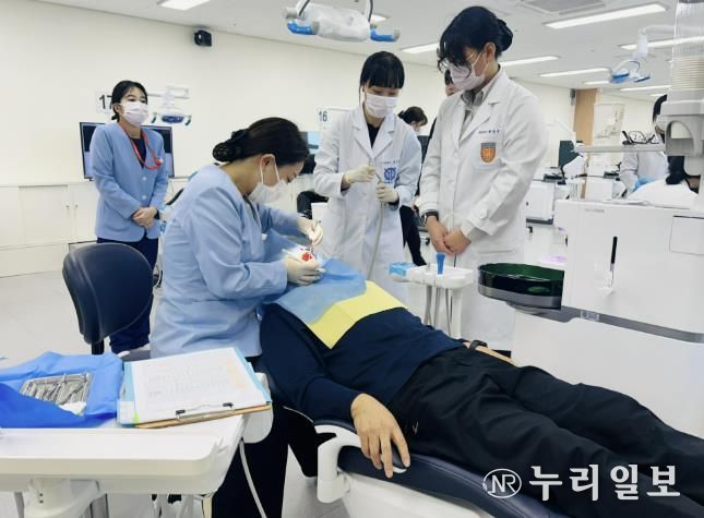부천대학교 치위생학과가 독립유공자 유족에게 구강건강 서비스를 제공하고 있다.