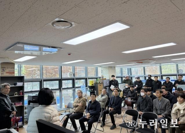 안양시가 사용자 및 전문가 등과 함께 부흥동 행정복지센터 공사 현장 예비준공검사를 실시했다