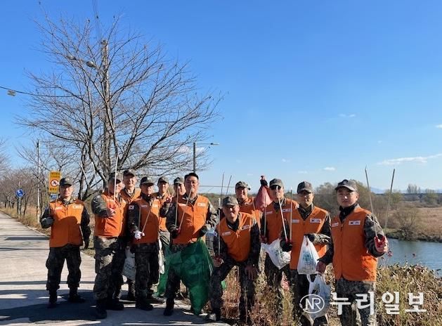 평택시, 해군 제2함대 2훈련전대 해상훈련대 안성천 정화 활동