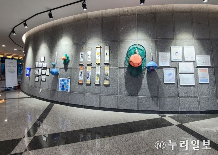 ‘바다를 담은 손–어린이의 눈으로 본 제주 해녀’ 전시회