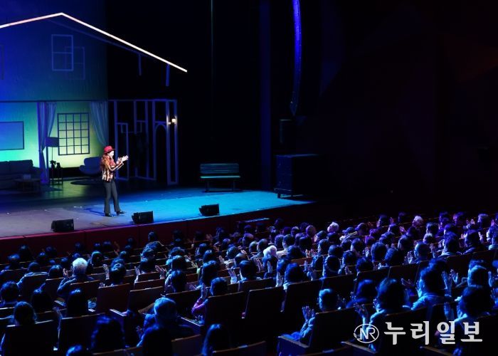 구리문화재단, 연극 <분홍립스틱> 공연 성료