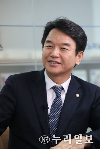 더불어민주당 문진석 국회의원(충남 천안시갑, 재선)