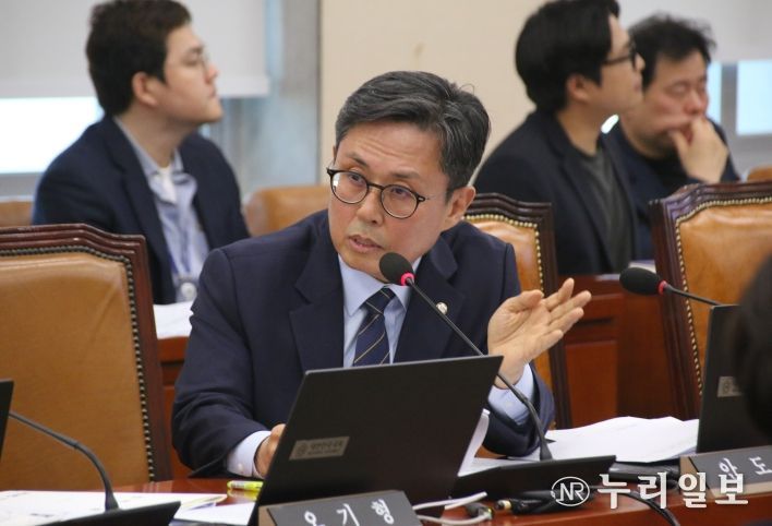 더불어민주당 안도걸 의원(국회 기획재정위원회 위원, 당 정책위원회 상임부의장)