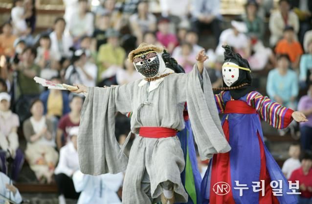 양주별산대놀이마당, 전승교육사 3명 배출… 25년 만의 성과