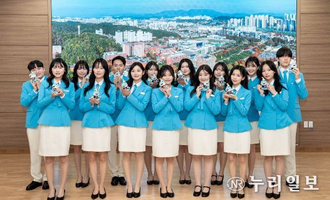 경상국립대학교(GNU)는 2월 27일 오후 가좌캠퍼스 GNU컨벤션센터에서 ‘경상국립대학교 홍보대사 개척나래 수료식 및 임명식’을 개최했다.