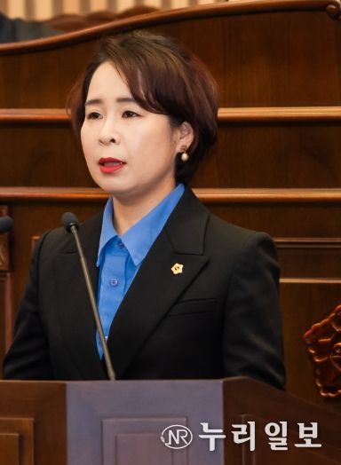 남양주시의회 318회 임시회 1차 본회의에서 정현미 의원이 시정질문을 하고 있다.