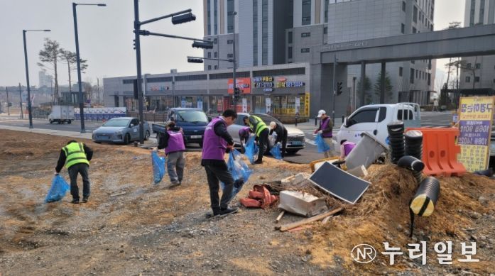 평택시 현덕면 ‘우리동네 새단장’을 위한 2026년 새봄맞이 일제대청소 실시